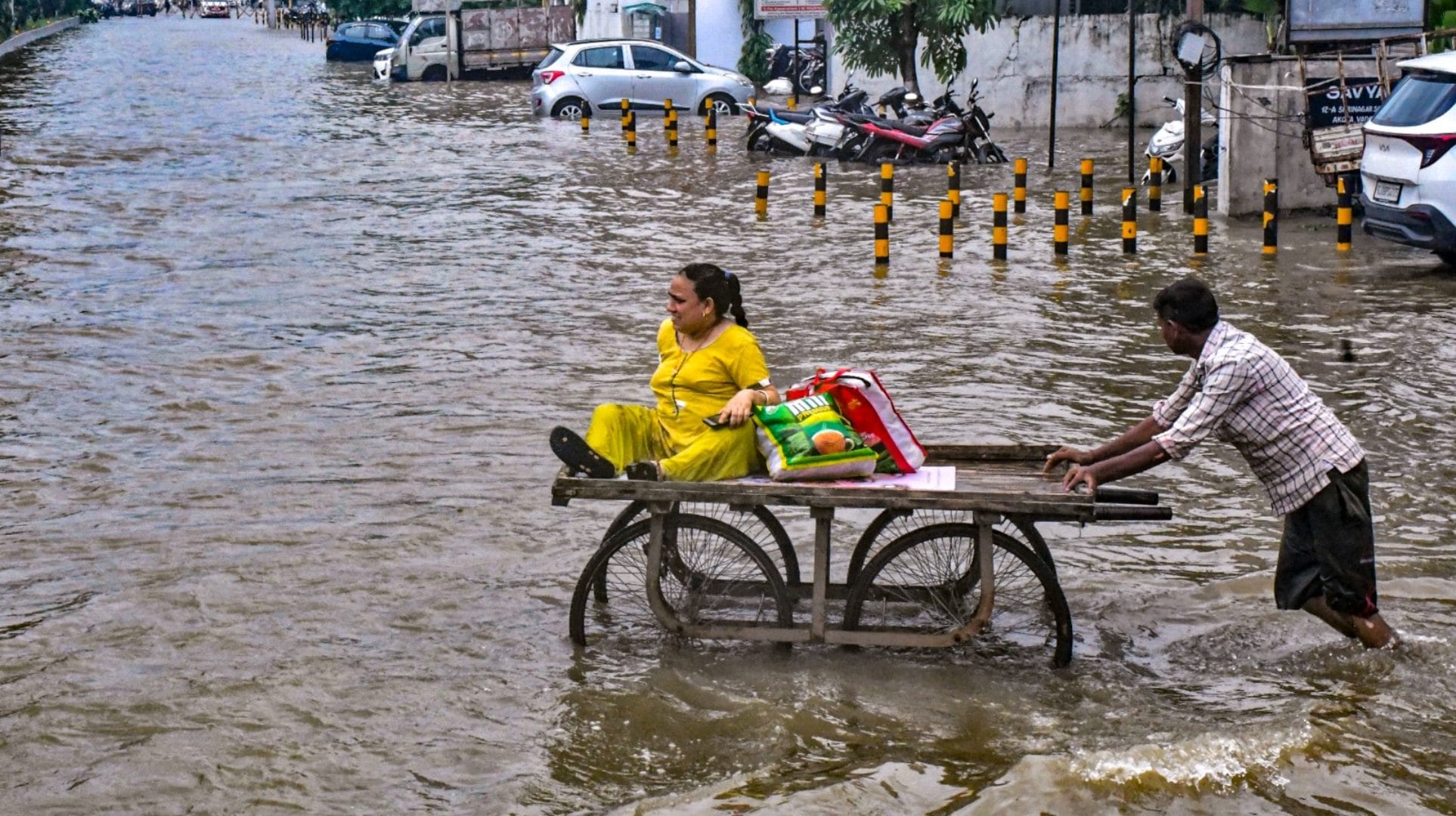 Gujarat rain and flood news Death toll reaches 28 in three days see the pics