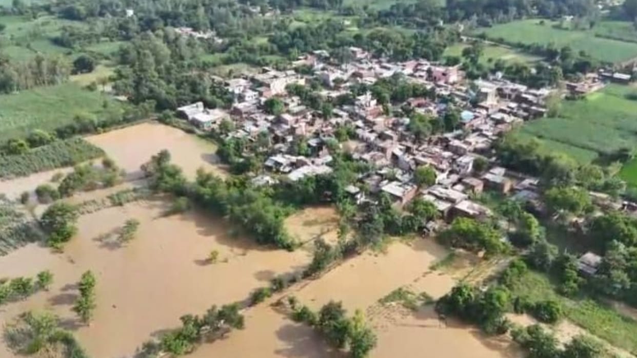 Sitapur: Flood because of Sharda lake water.