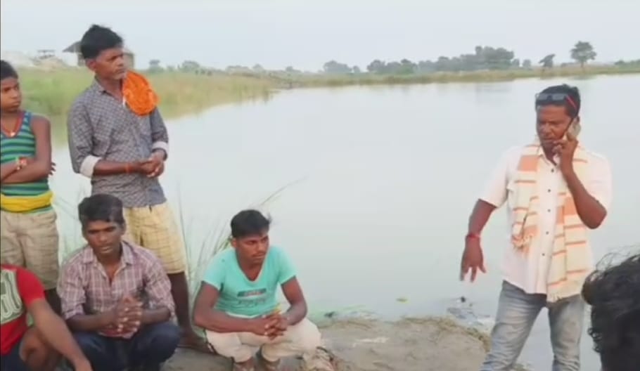 Two students died a painful death while rescuing cattle trapped in the swamp