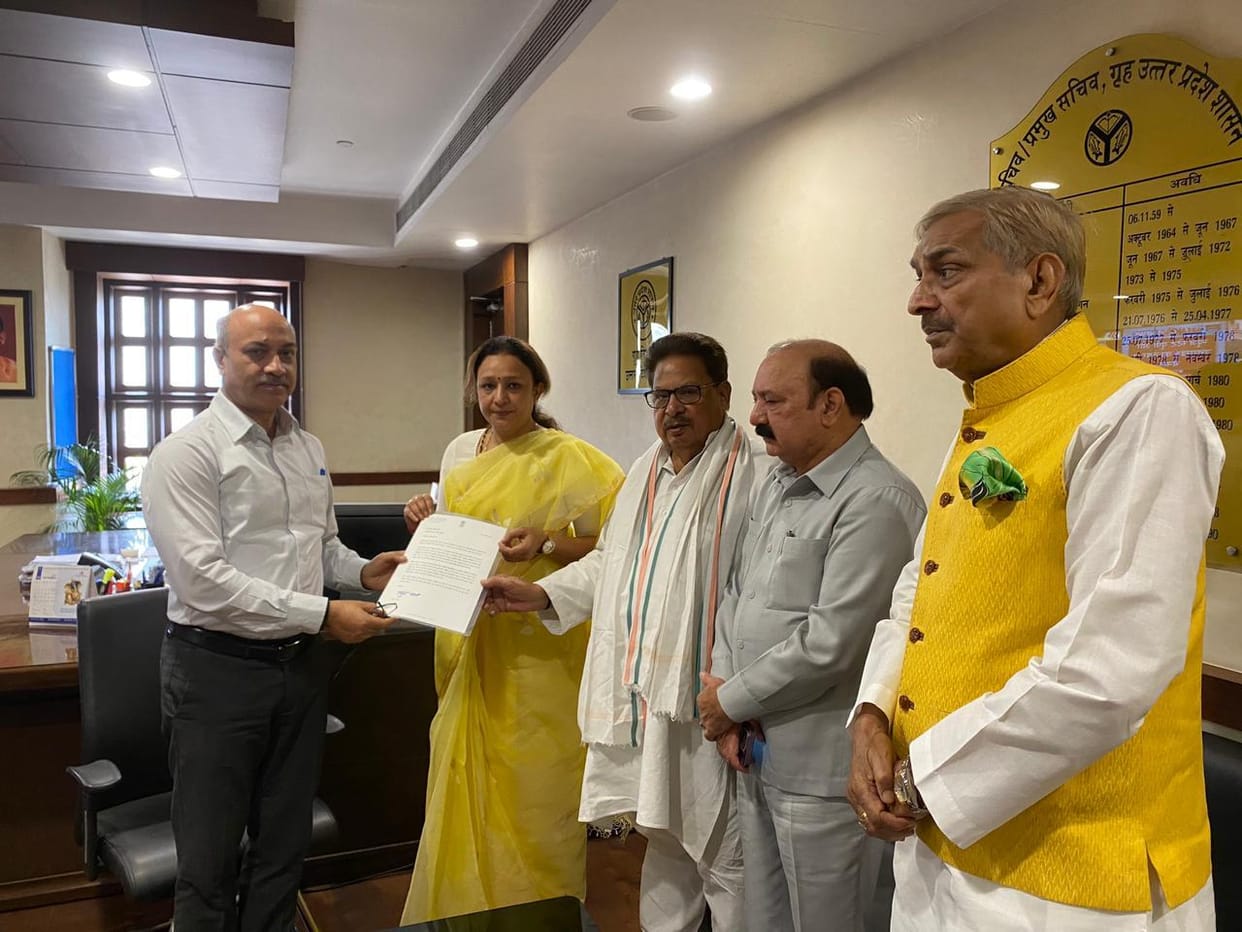 UP: Rahul Gandhi wrote a letter to CM Yogi on the issue of Arjun Pasi, senior Congress leaders met the CM