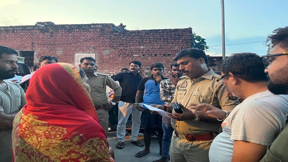 Protest by people who came to measure Kalimata temple