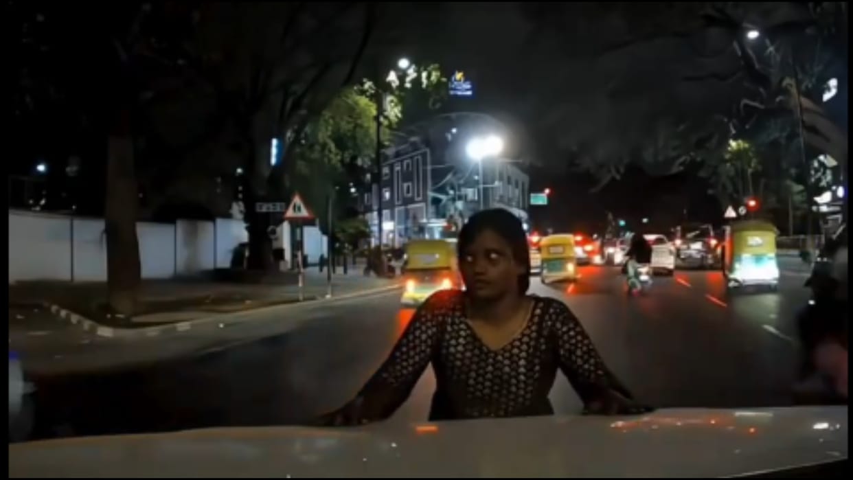 Shocking Dashcam Video From Bengaluru Shows Woman Faking Car Accident news in hindi