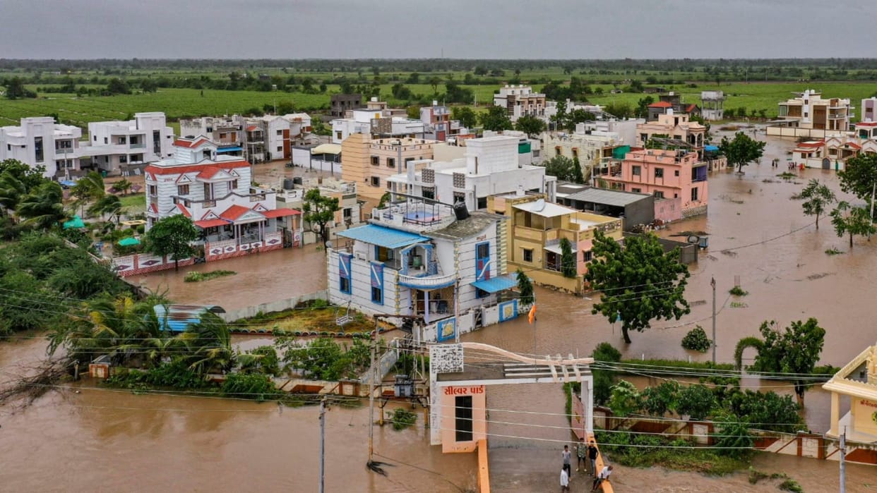 Cyclone Asna impact Gujarat Amit Shah reviews rains Gandhinagar