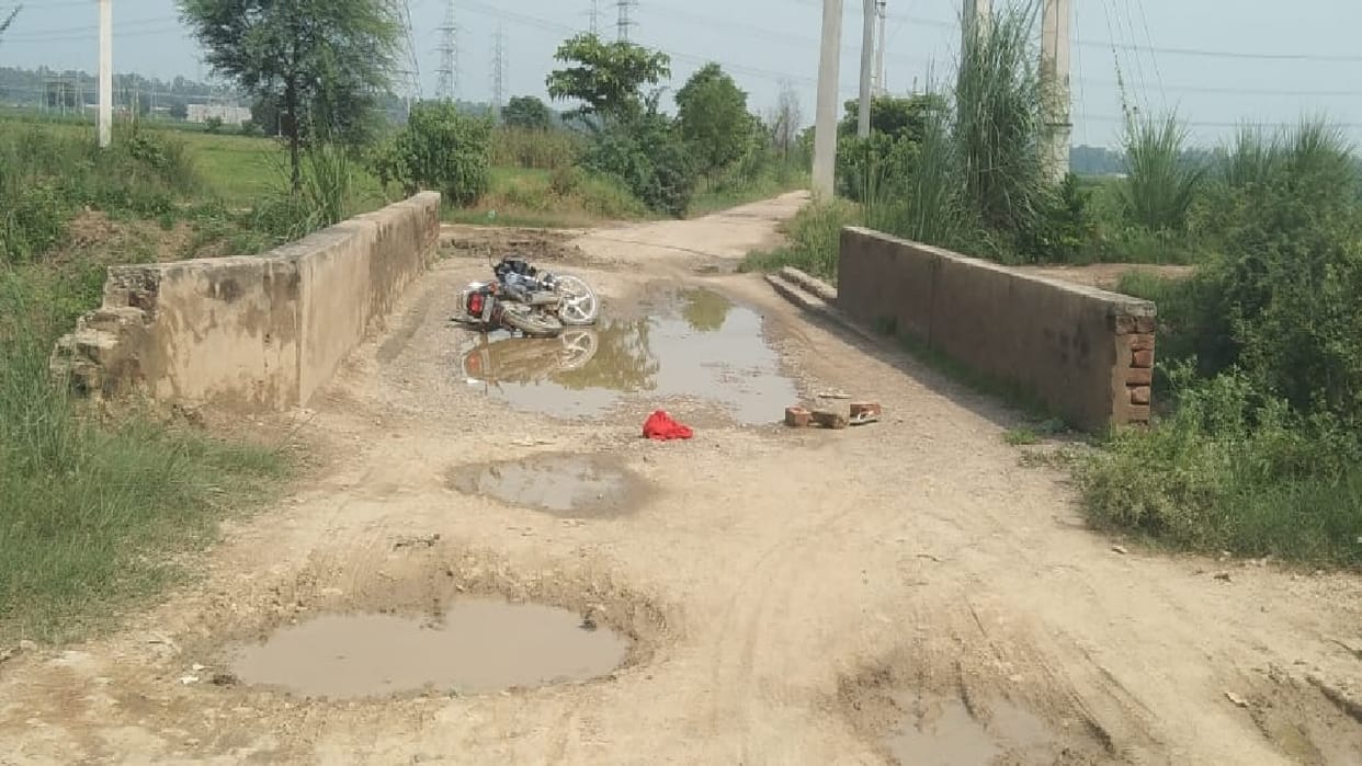 Former Sarpanch of Mohana of Sonipat was shot, three youths riding bike committed crime on Jaji road
