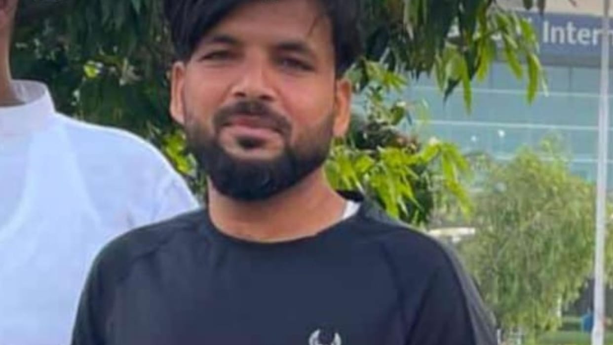 Bus and car collide young man dies girl injured in azamgarh Accident returning from wedding ceremony