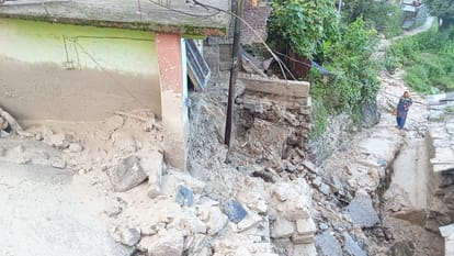 Uttarakhand Weather Disaster in chamoli pagno village Houses Collapse People Panic