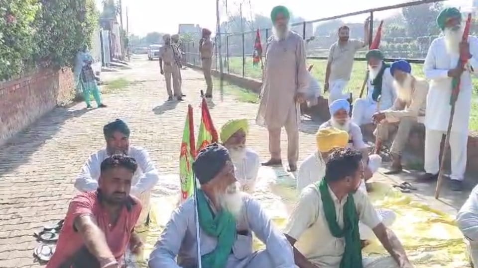 NIA raids woman farmer leader in Rampura Phul, farmers protest