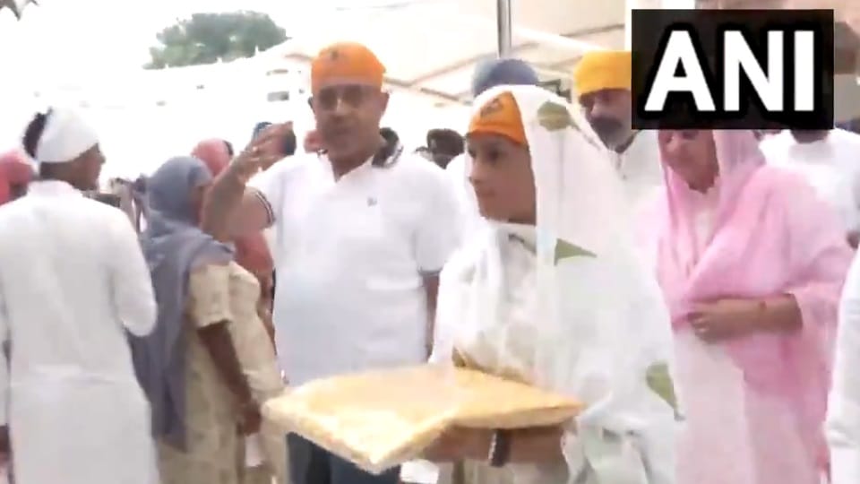 Indian wrestler Vinesh Phogat paid obeisance at the Golden Temple in Amritsar