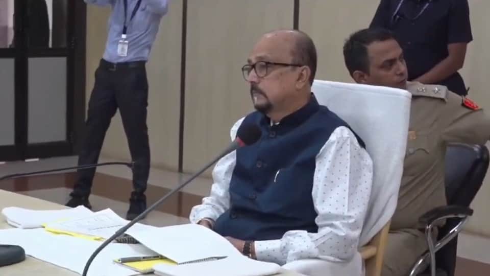 Governor held a meeting Agriculture Department official could not answer questions in Mahasamund