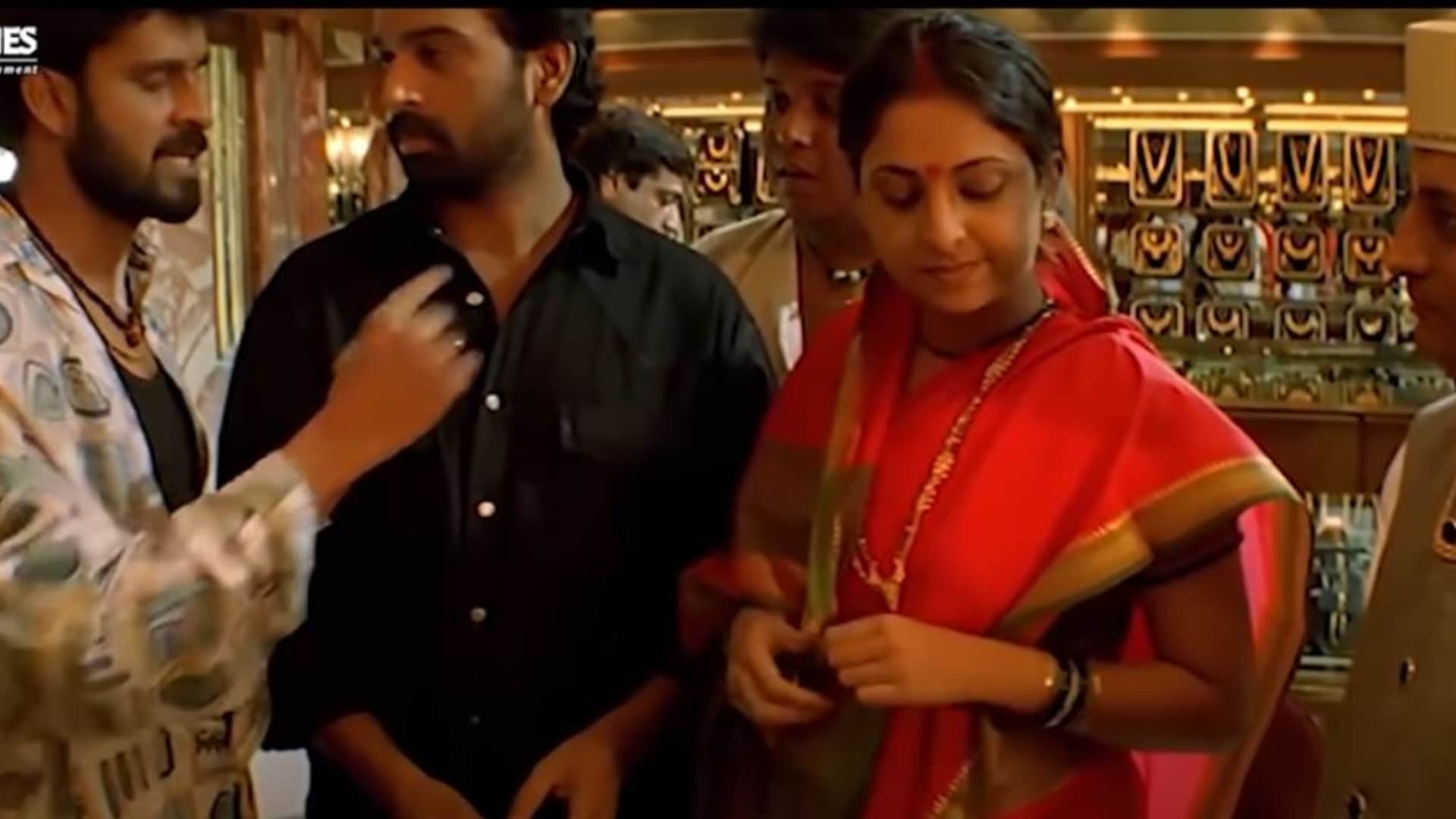 Bollywood Movies Celebrates Ganesh Chaturthi Festival Don Agneepath Wanted Satya Atithi Tum Kab jaoge