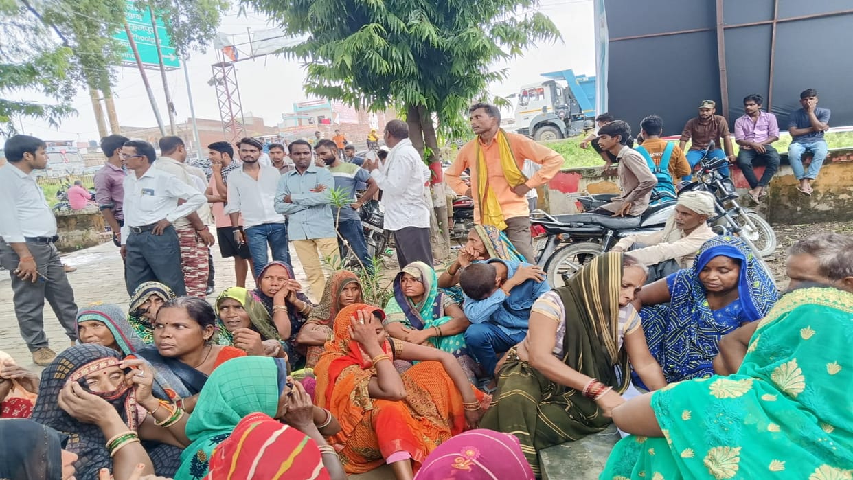 accident in Prayagraj: three including grandfather and grandson died in road accidents