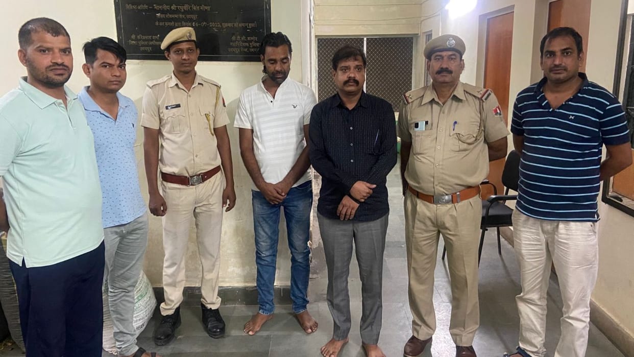 Former municipal president arrested with opium worth 52 lakhs