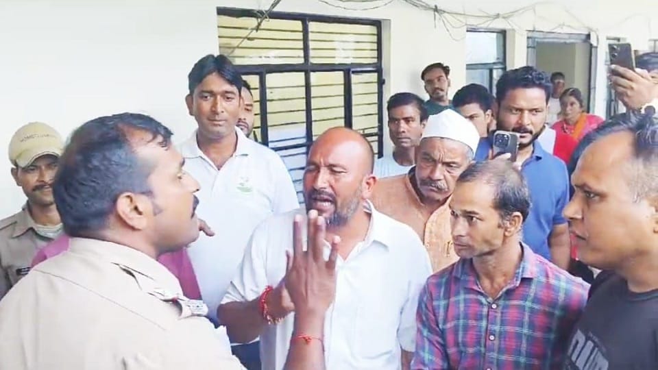 Atmosphere heated up in Salt after misdeed allegation against BJP leader