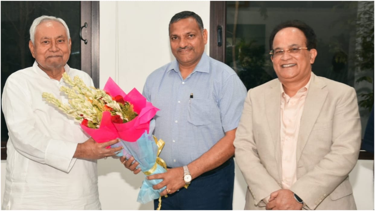 Bihar News : Amrit Lal Meena joined as a Bihar Chief Secretary, jdu party CM Nitish Kumar news hindi