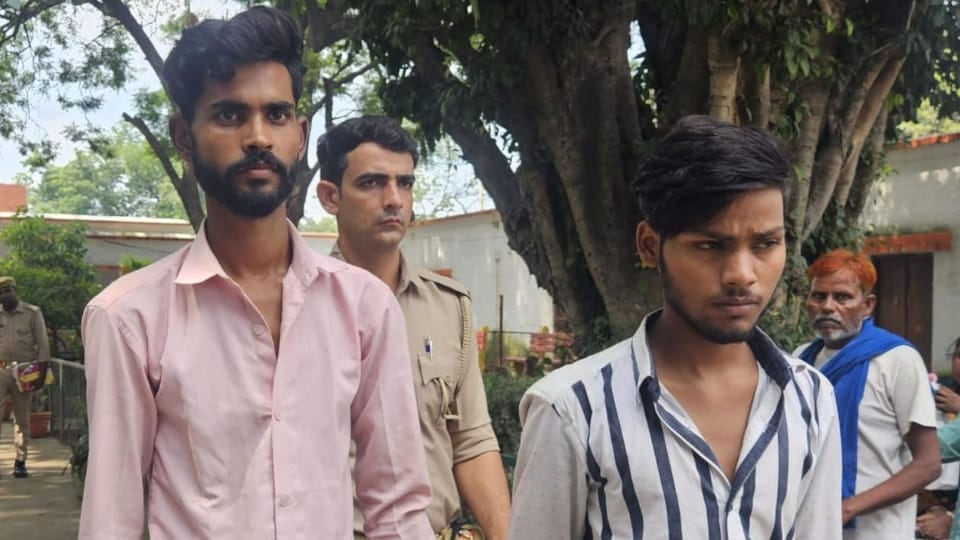 Farrukhabad Two Girls Death Case Girls committed suicide after being pressured to maintain love relationship