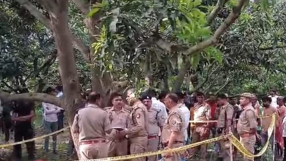 Farrukhabad Two Girls Death Case Girls committed suicide after being pressured to maintain love relationship