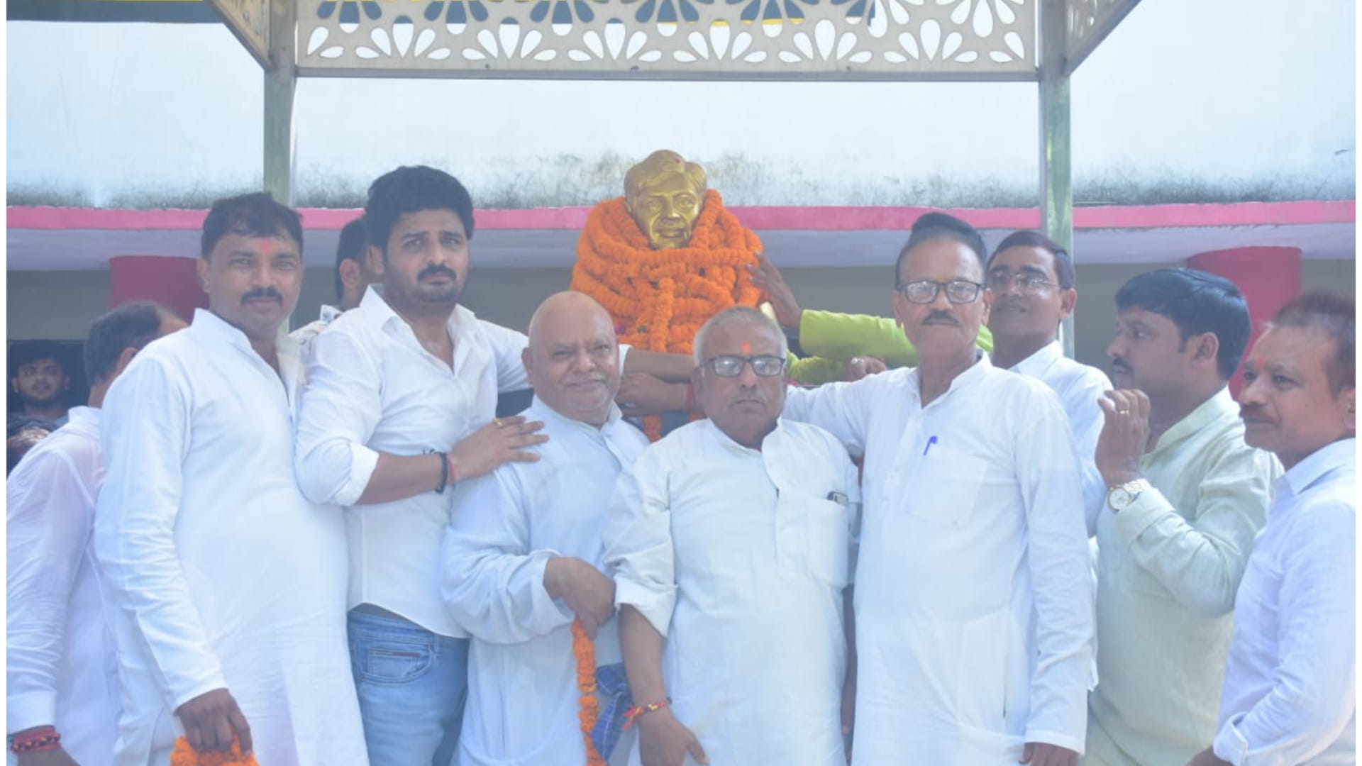 anniversary of Ravindra Singh was celebrated in Gorakhpur, Governor of Kerala and Himachal sent condolences.