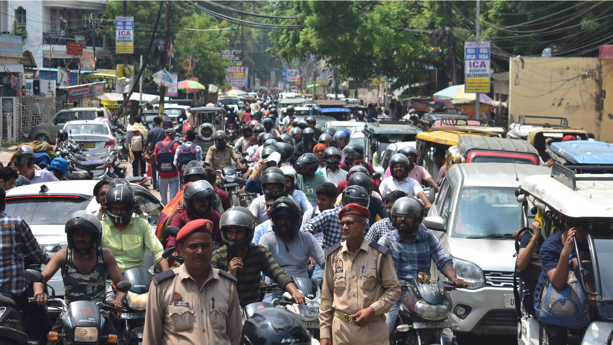 Constable Recruitment Exam in Gorakhpur, Jam on roads, people got upset