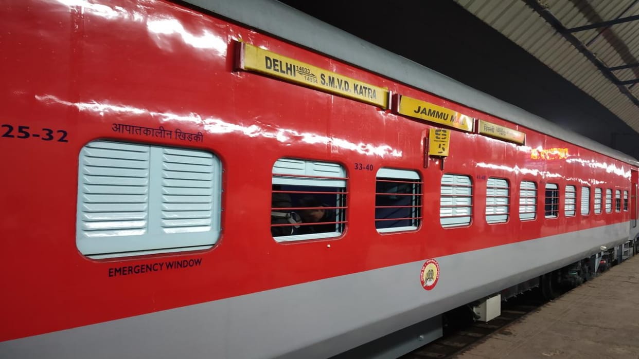 visit Maa Vaishno Devi has become difficult during Navratri, Express and Jammu Mail cancelled