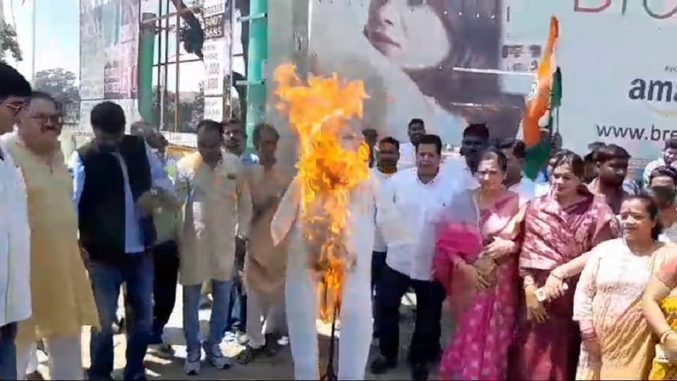 Congress protest against increasing crimes against women in rudrapur