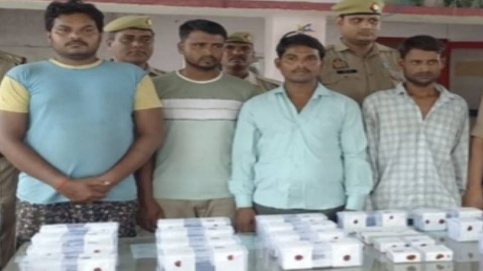 police arrested five accused of an interstate gang involved in theft and snatching In Firozabad