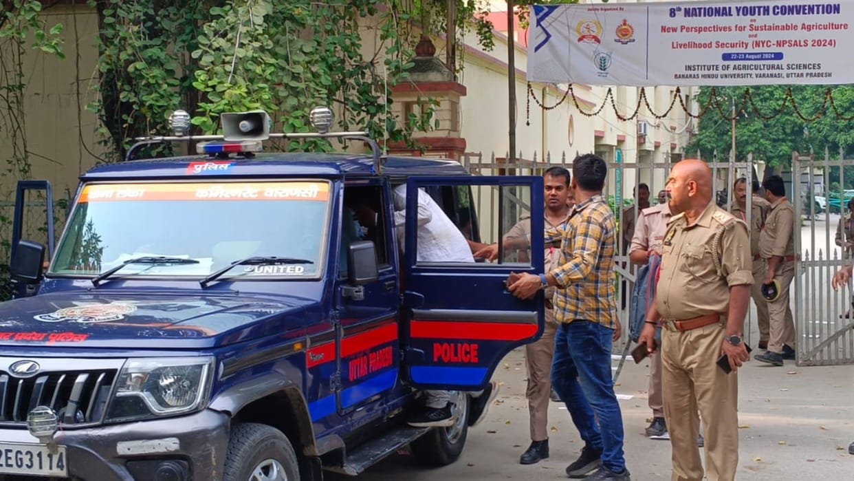 Constable recruitment exam solvers caught in Varanasi giving exam in place of someone else in BHU