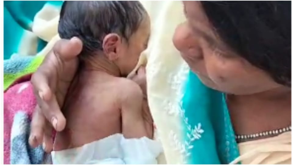 बच्चे को जिला अस्पताल में कराया गया भर्ती।