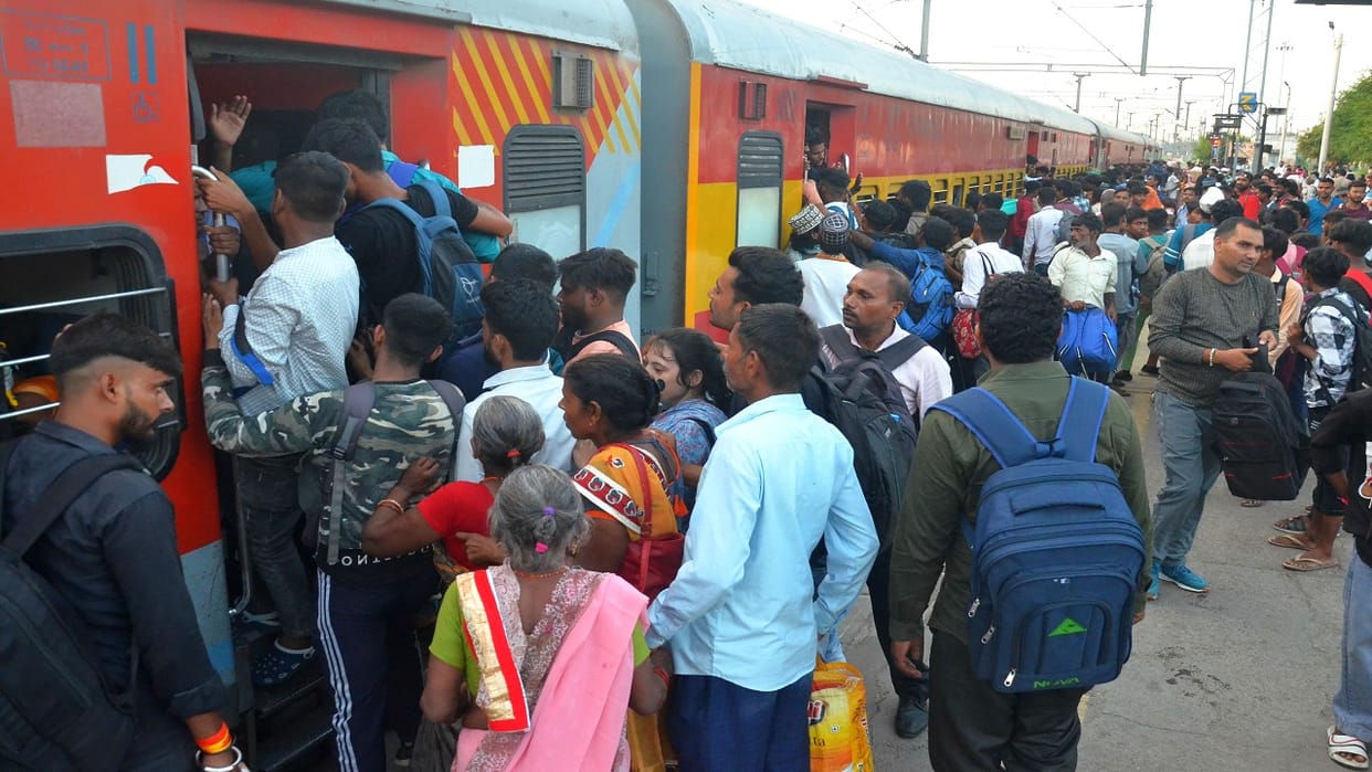 ten more special trains will run via Bareilly for Chhath Puja