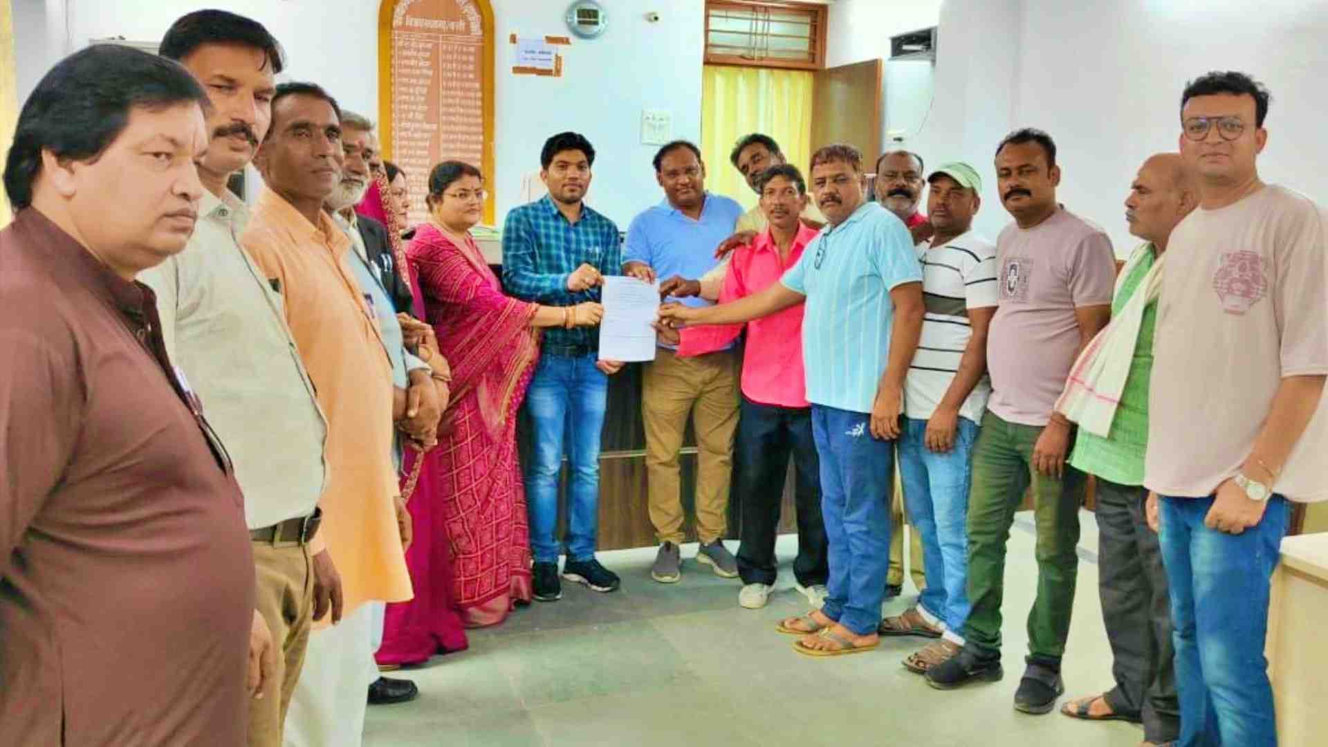 विजयराघवगढ़ नगर परिषद उपचुनाव में अमृत लाल कोल निर्विरोध निर्वाचित।