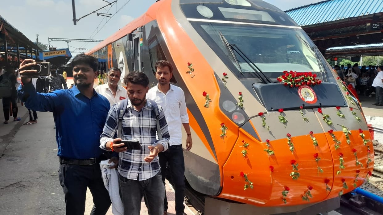 UP: Meerut-Lucknow Vande Bharat is not getting passengers, will be extended till Varanasi to increase the numb
