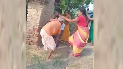 Ayodhya: Woman Pradhan and his family beats an old man in Haiderganj.