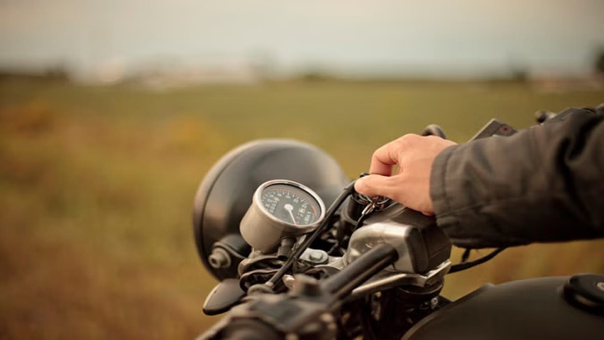 Bike Maintenance Tips in Hindi Follow these weekly maintenance routine to improve mileage