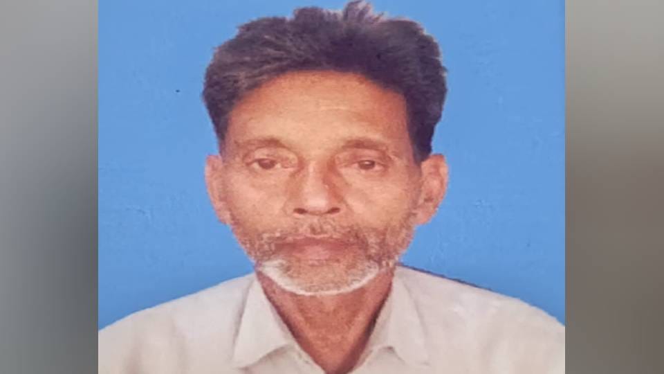 driver died of heart attack In Etah upset after his auto was challaned 65 times in five years
