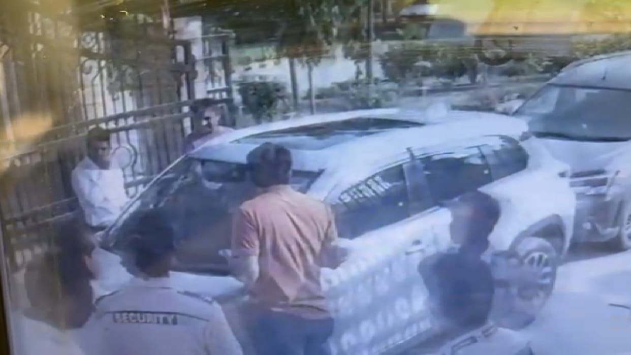 AOA President attacked when car without sticker was stopped in Greater Noida