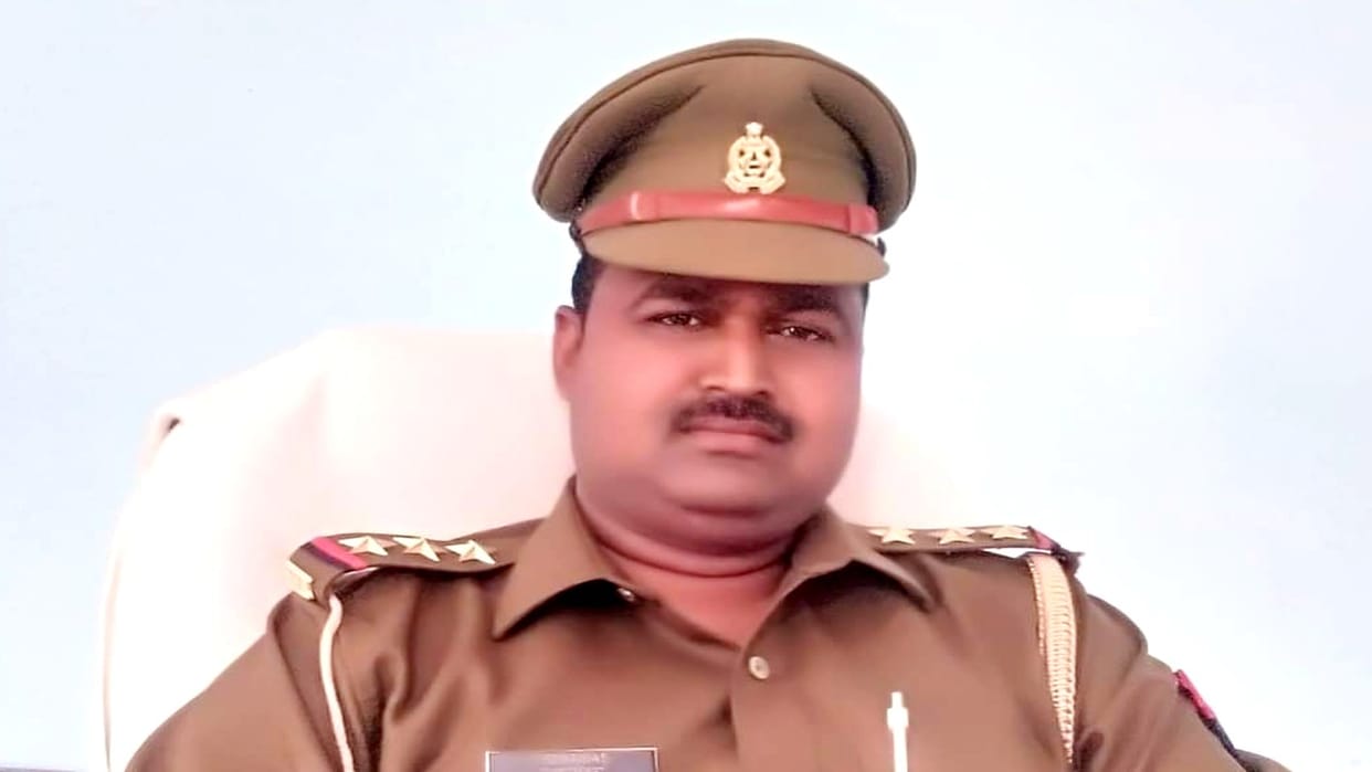 Inspector Ramsevak got relief from the High Court who absconding in the bribery case