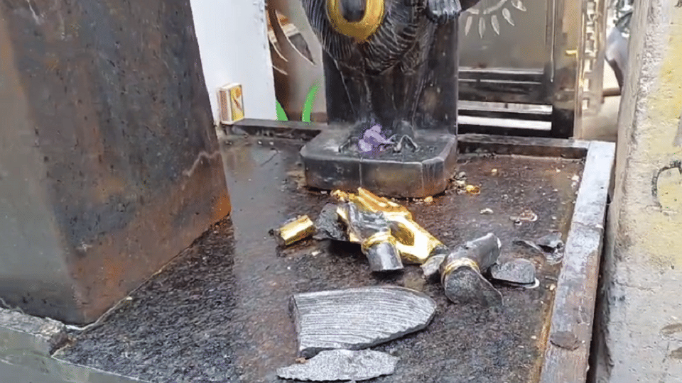 UP News: Uproar, uproar and tension over breaking the idol of Shani Dev in Baghpat village.