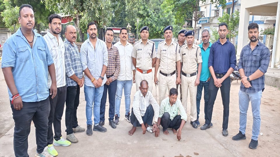पुलिस की गिरफ्त में आरोपी