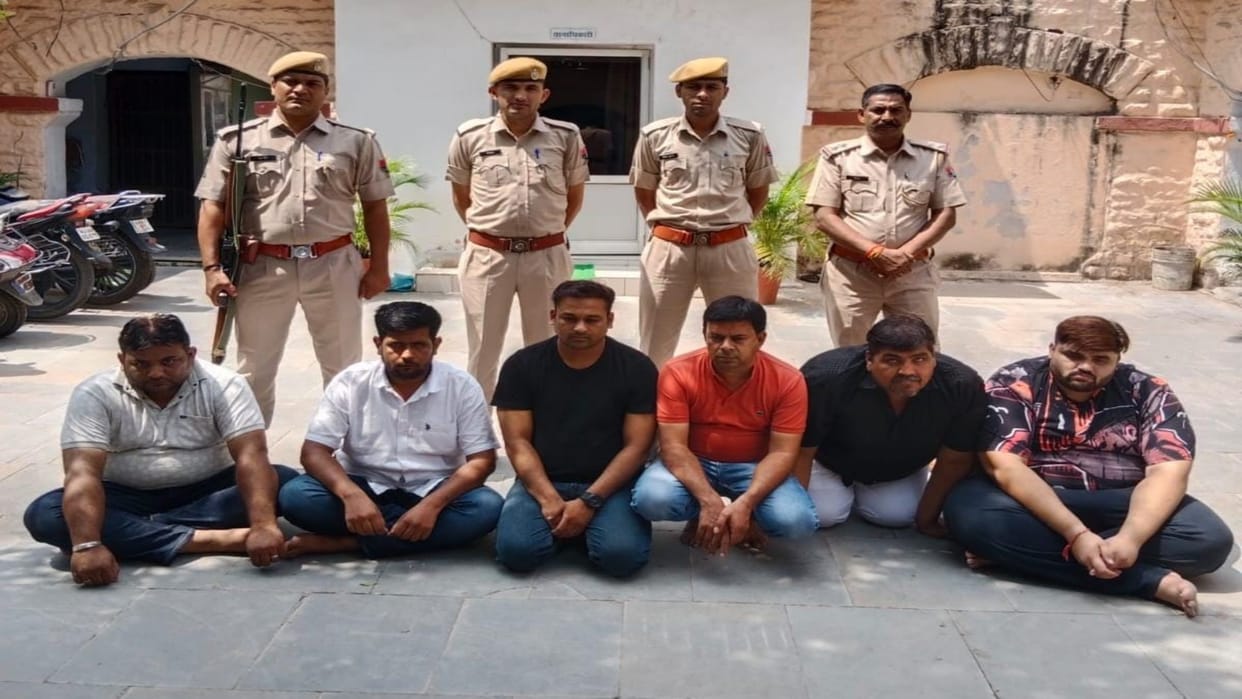 Chittorgarh: 6 accused including nominated councilor arrested for gambling, gambling amount of 2 lakh caught