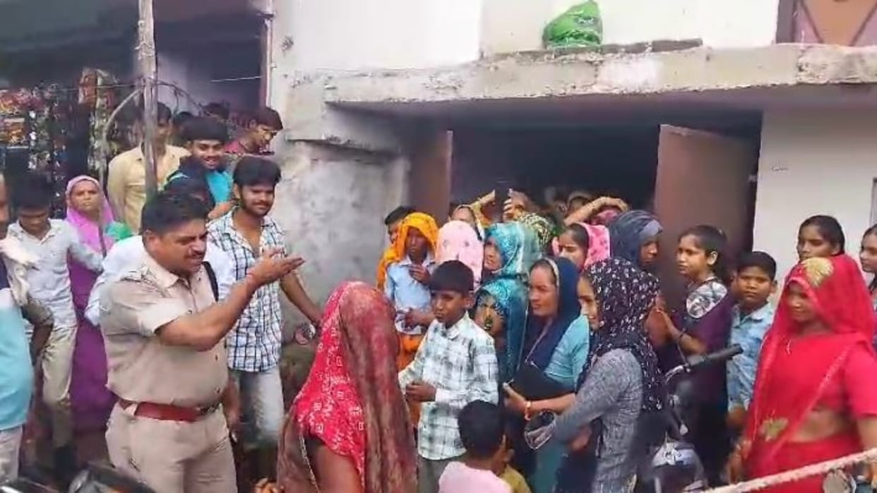 Bharatpur : Police raided the house on information of conversion, 250 men and women were found praying inside