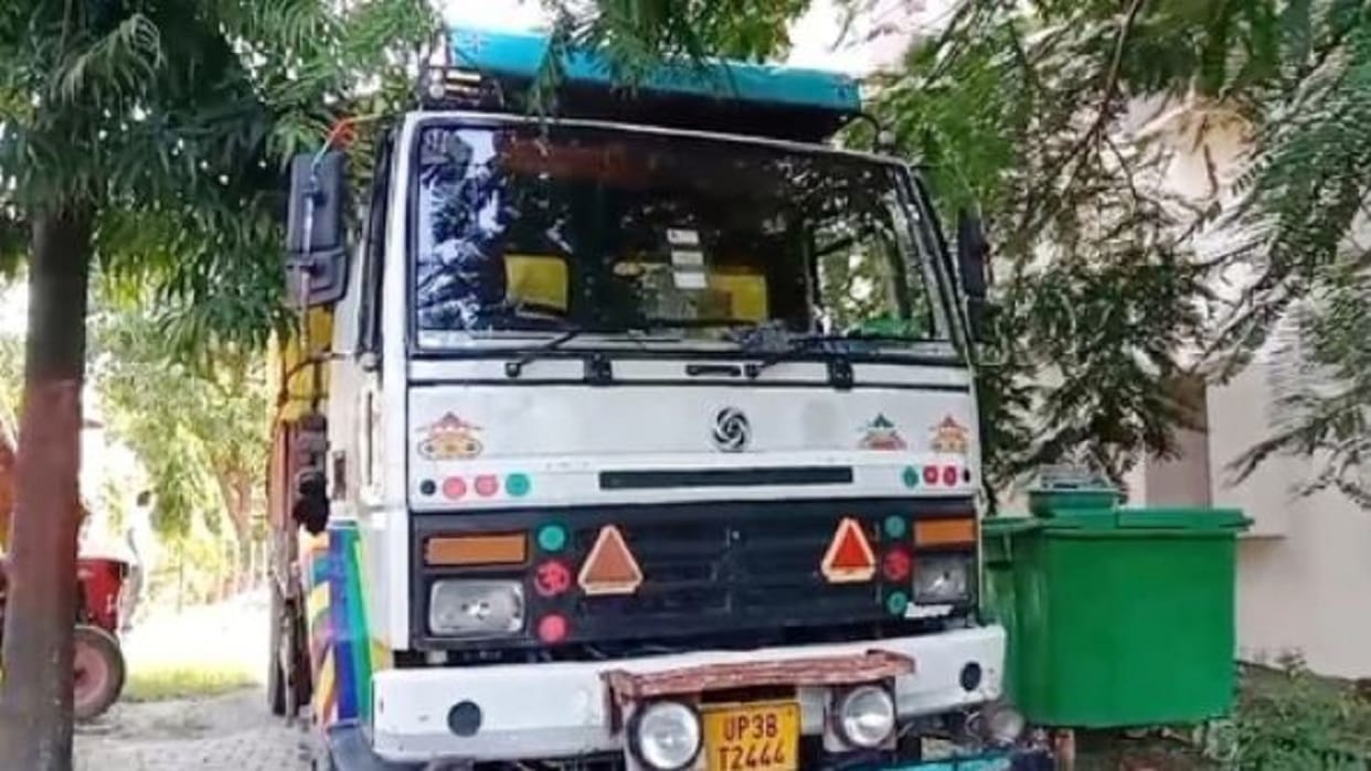 Police caught truck loaded with suspicious powder in Lakhimpur kheri