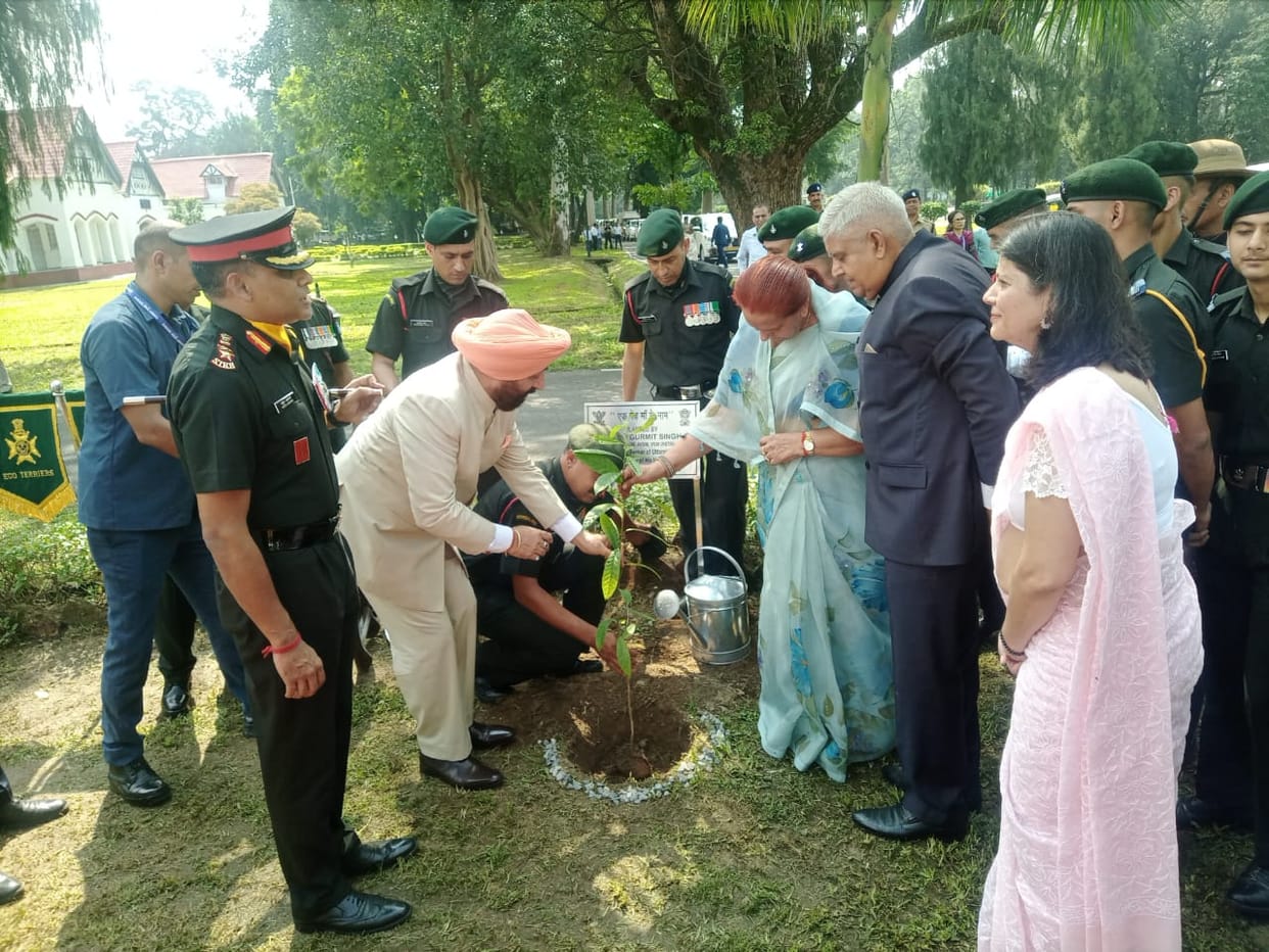 Dehradun News Vice President Jagdeep Dhankhar reached RIMC, addressed cadets after planting trees