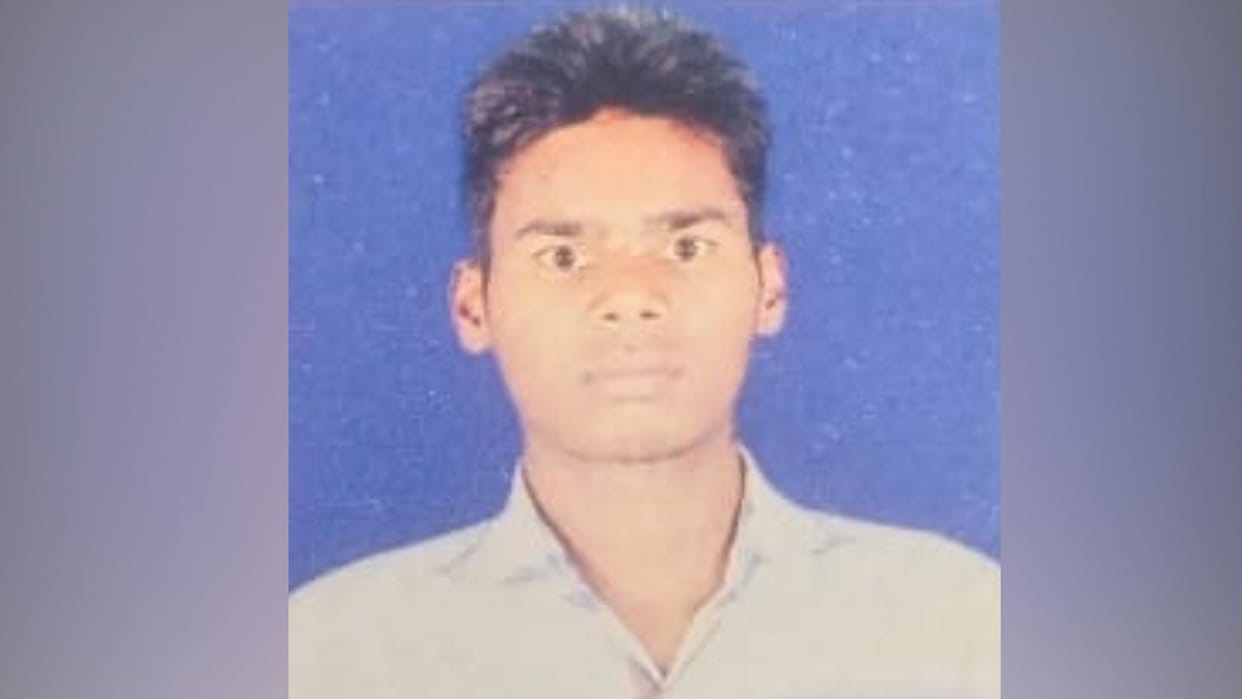 Blast in factory Bhadohi youth dies family members uproar as soon as the body arrived