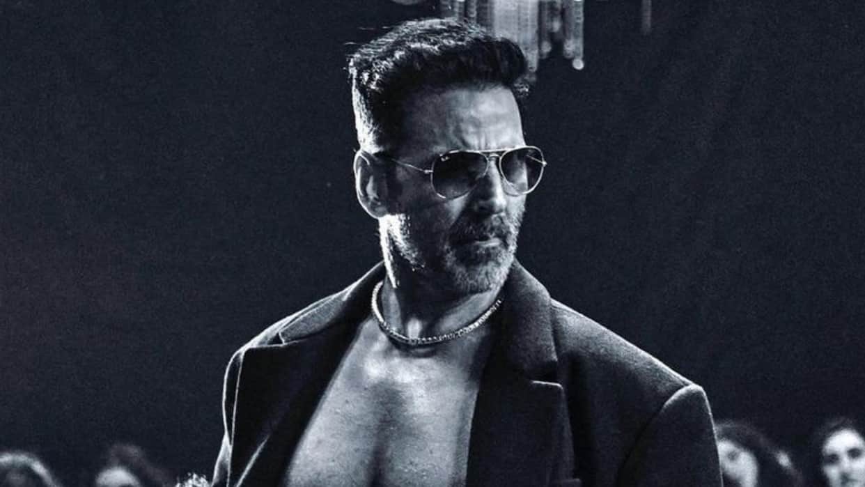 Akshay Kumar again showed generosity donated such a huge amount to feed the monkeys of Ayodhya