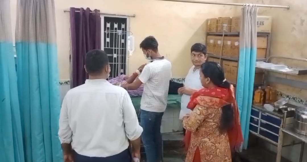 Bihar News: Married lover poisoned by girlfriend, condition critical; Was invited to the house to feed fish an