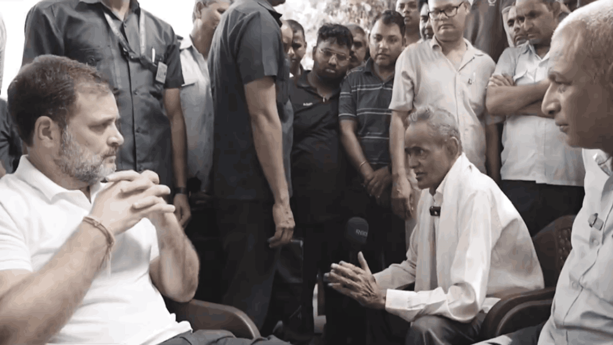 Rahul Gandhi took a dig at the Delhi government by meeting DTC employees