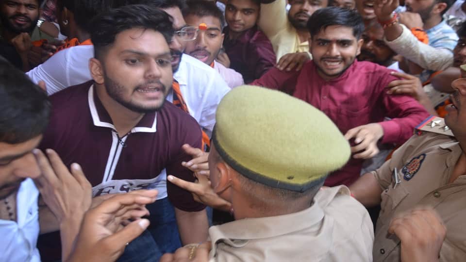 Meerut: CCSU campus vandalized, RRF lathicharged, ABVP workers from 14 districts created ruckus