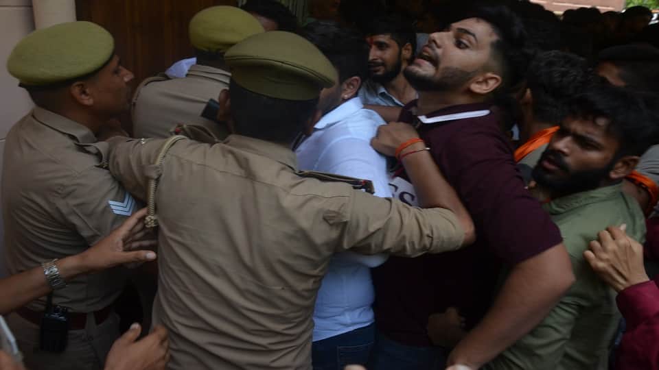 Meerut: CCSU campus vandalized, RRF lathicharged, ABVP workers from 14 districts created ruckus