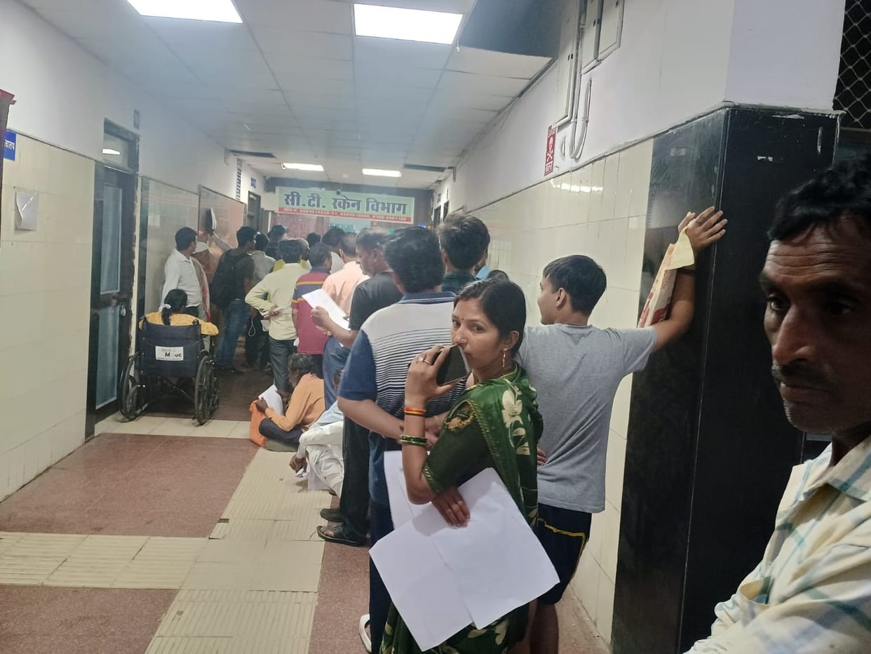 X-ray machine in Jaypee is not working, patients have to wait for 4 hours, management is not able to repair th