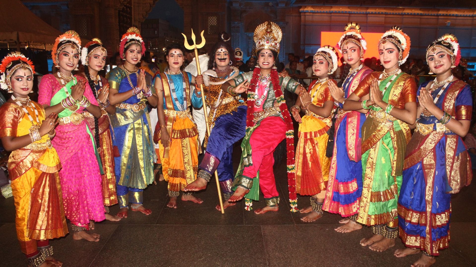 Kashi Vishwanath Dham 9400 artists created world record in Shiv Tandava