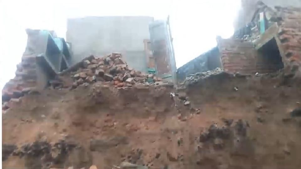 House collapses in Mathura half a dozen people injured after being buried under debris death of a child
